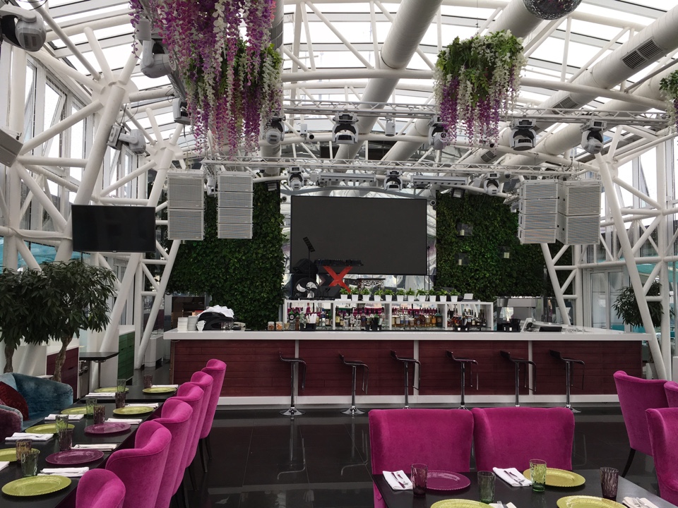 Сентябрь 2016 г. Cтроительство и реконструкция панорамного ресторана «Extra Lounge» на 21 этаже.